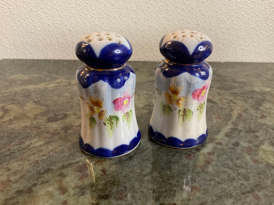 Vintage Salt & Pepper Floral made in Japan