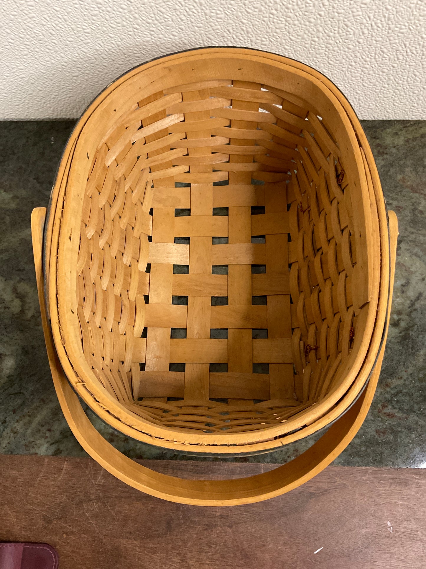 Patriotic Basket w/attached flag plague