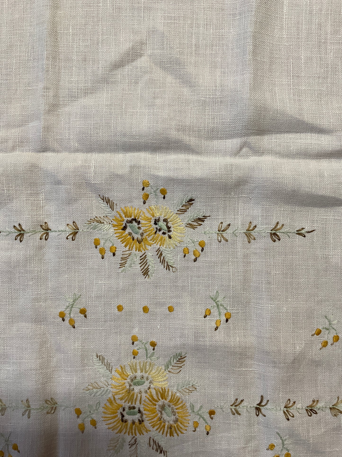 Vintage Floral Embroidery Table Runner