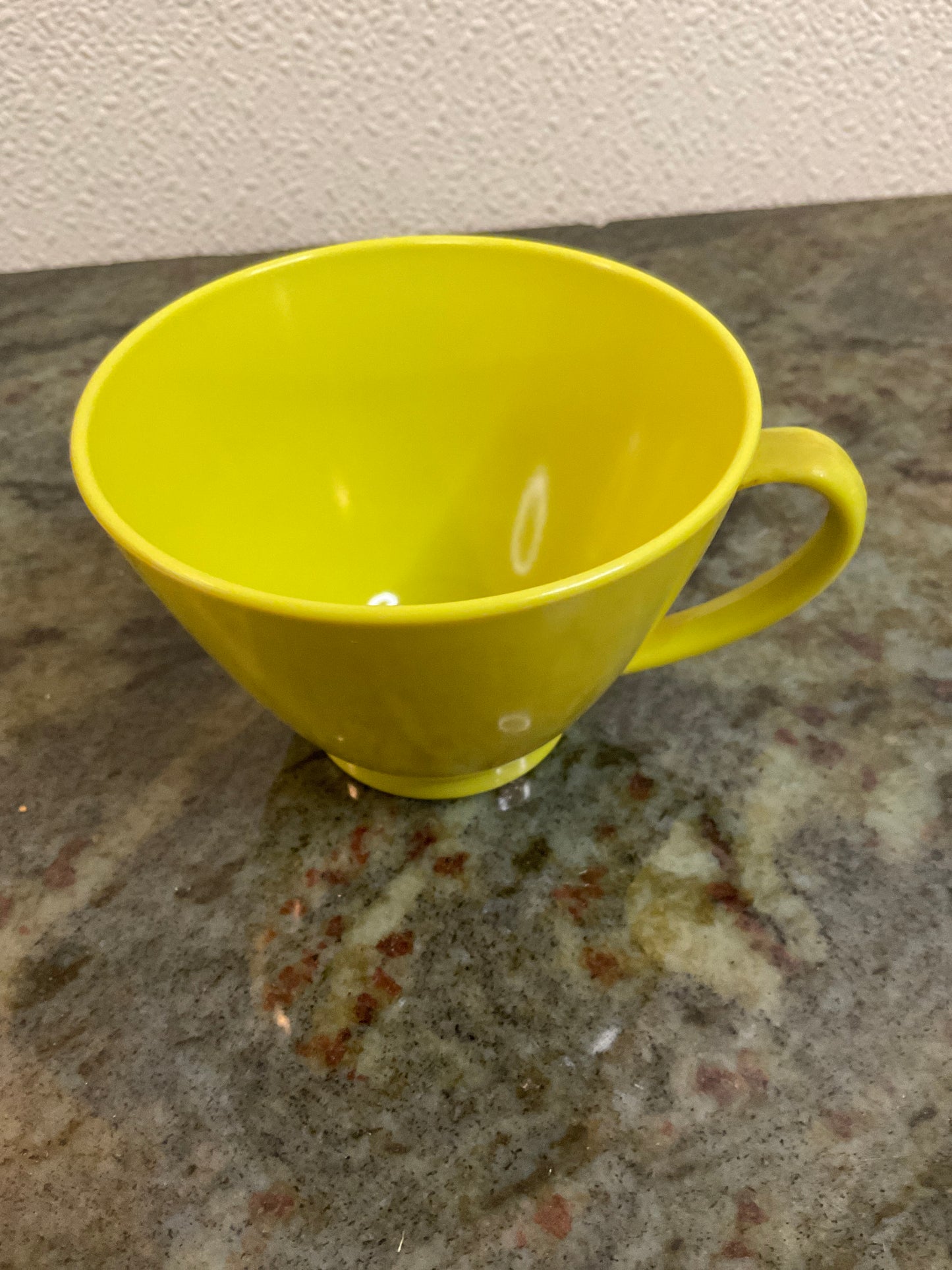 Vintage Avocado/Lime Melamine Cups