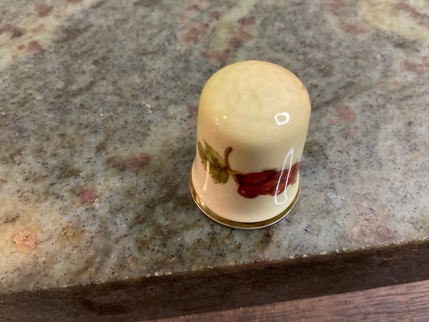 Ventase Porcelain Berry Thimble by Palissy