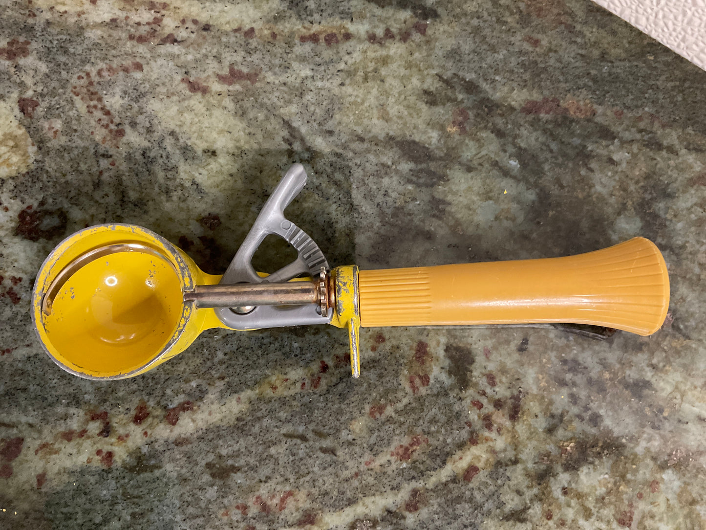 Vintage Bonny Yellow Ice Cream Scoop