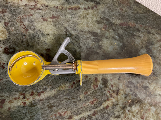 Vintage Bonny Yellow Ice Cream Scoop