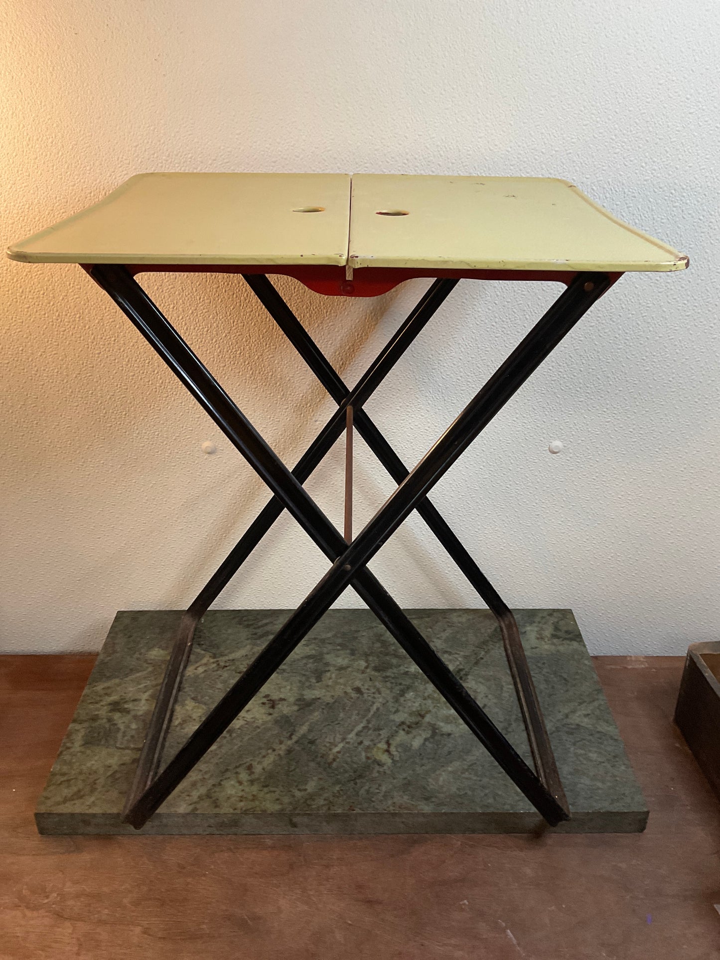 Vintage 1950’s Metal Atomic Folding TV Trays
