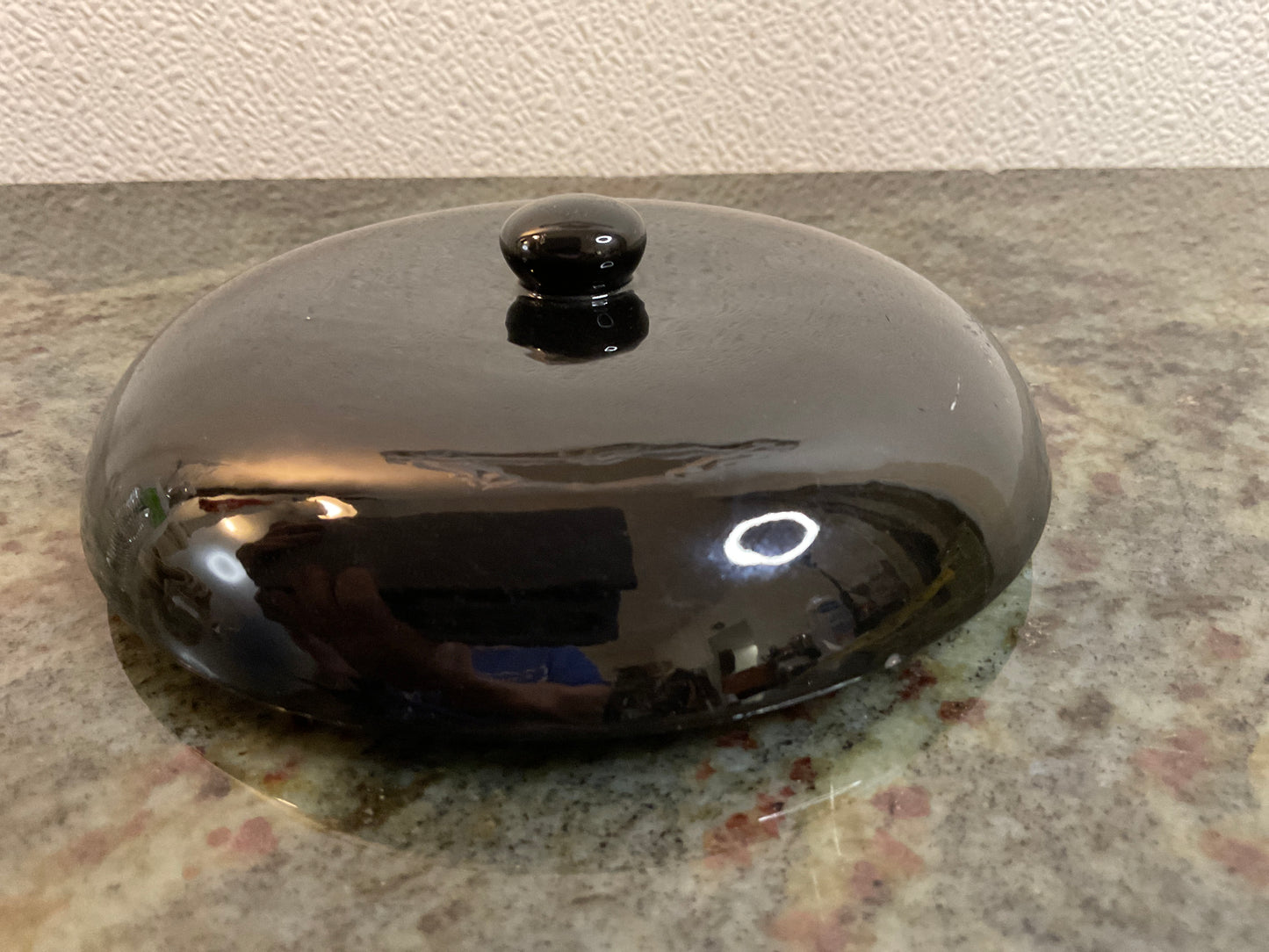 4.5”/5” x 1.5” H Black Lid
