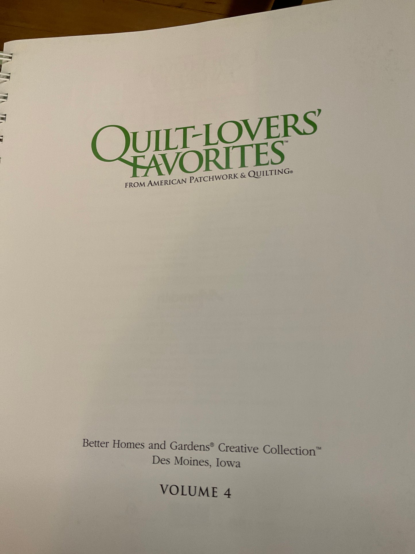 Book Quilt-Lovers’ Favorites Vol 4 2004