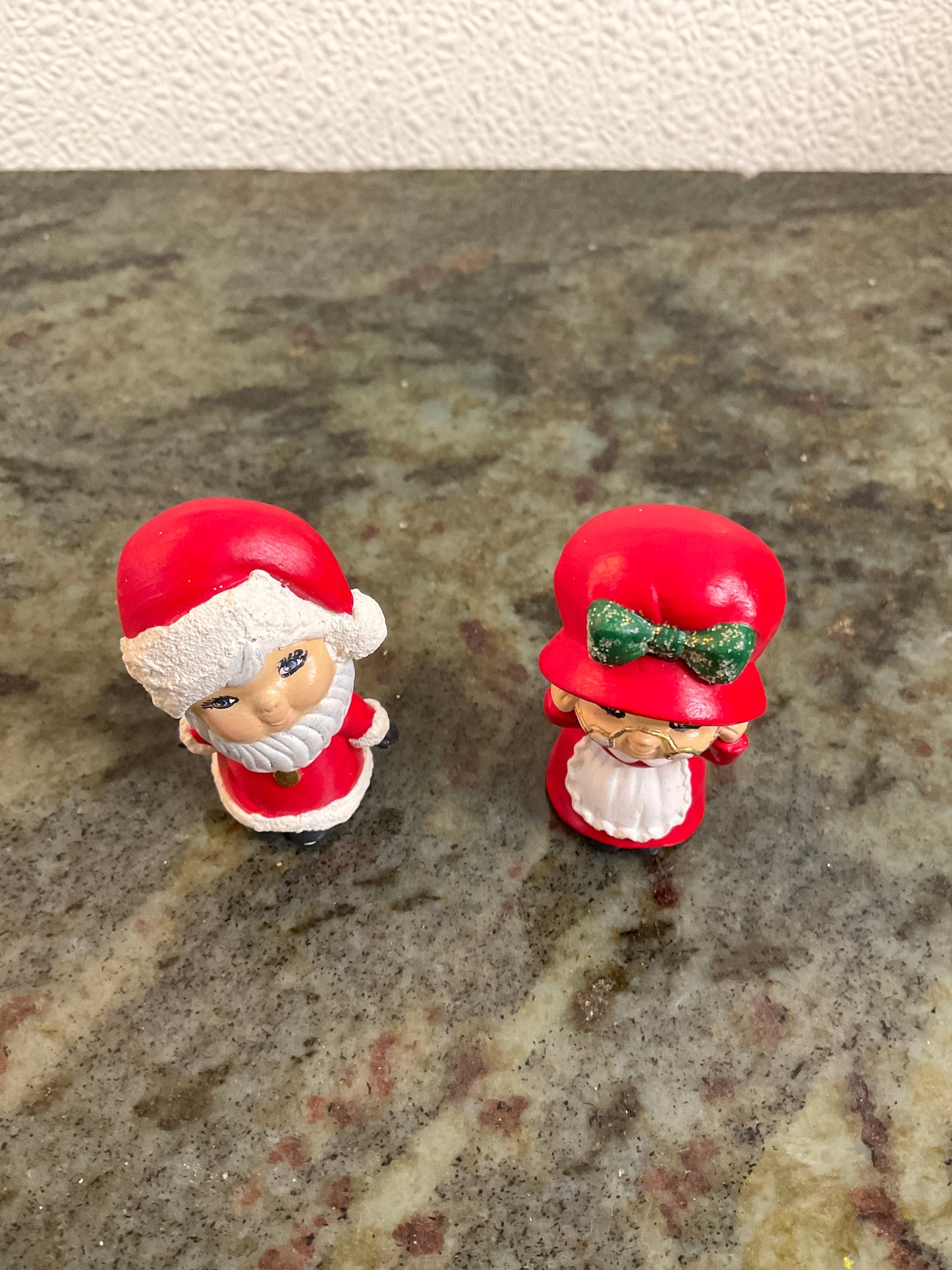 Santa+Mrs Clause Ceramic Figurines