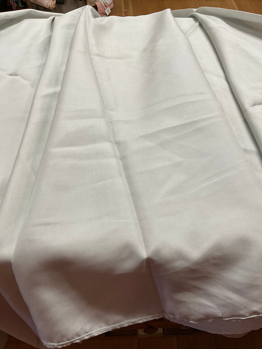 Oval Nylonish Fabric Tablecloth