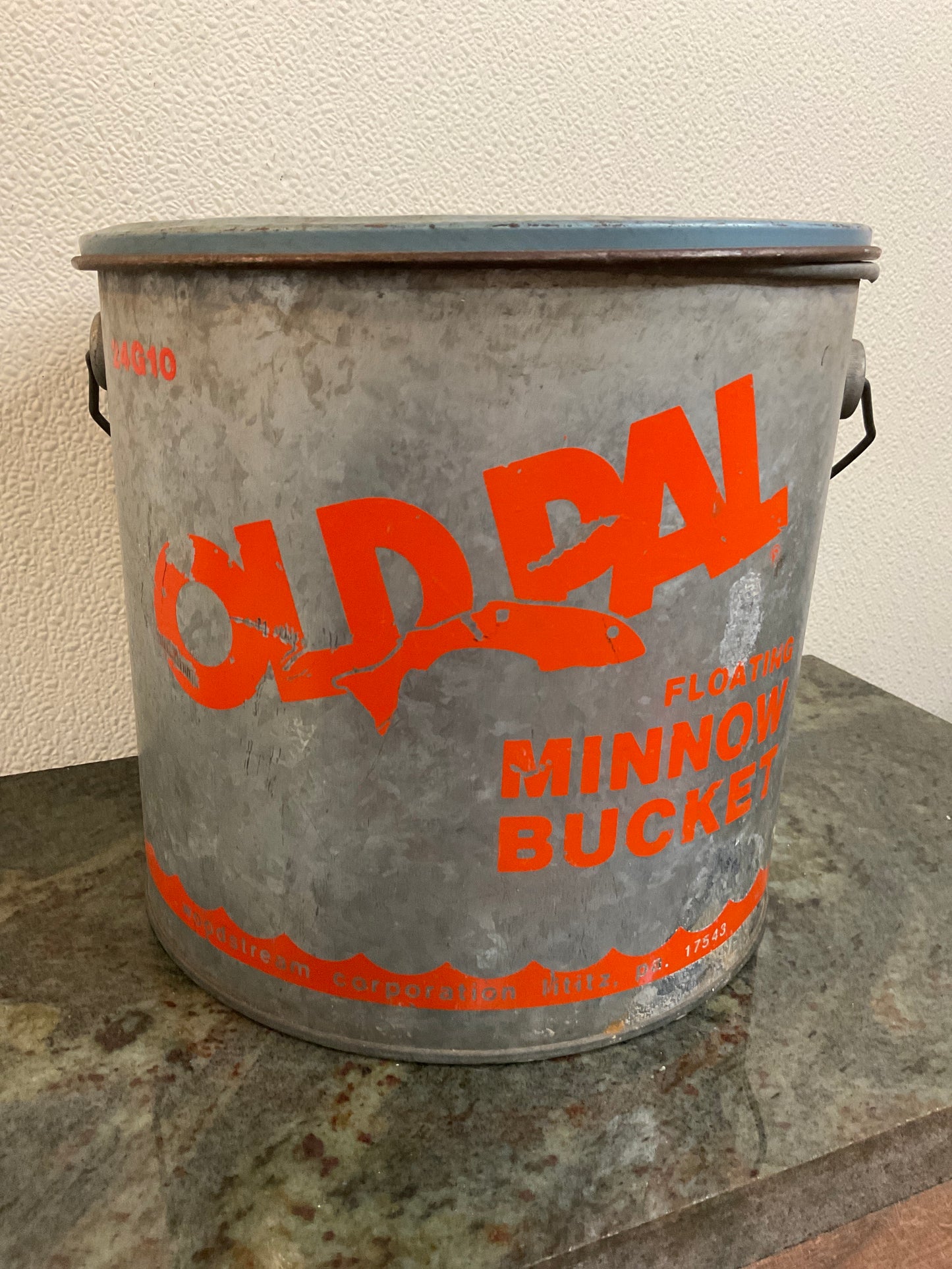Vtg Old Pal Floating Minnow Bucket #24G10