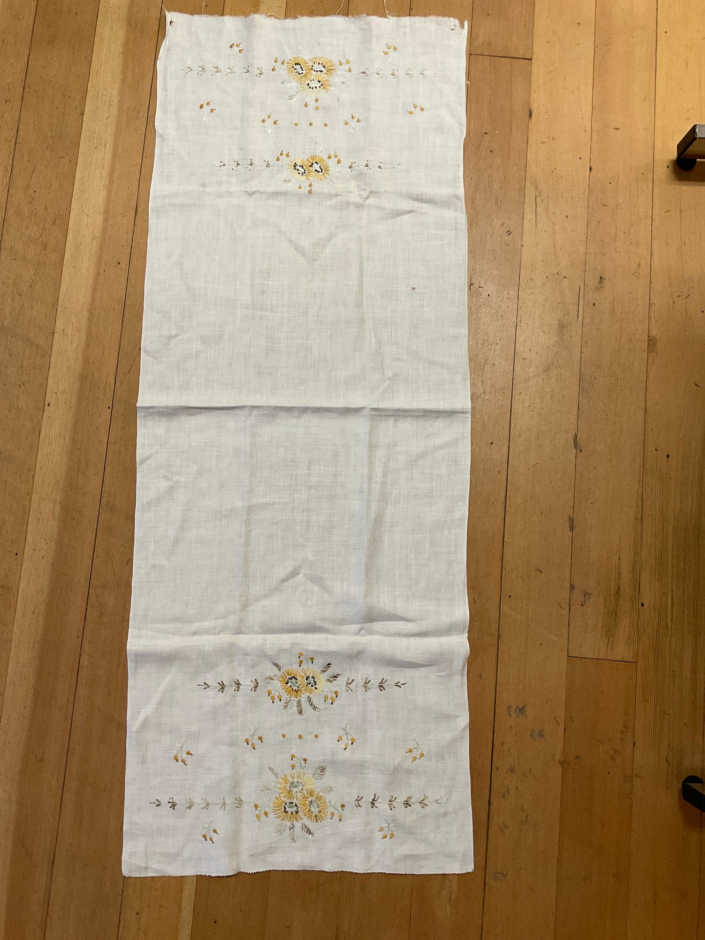 Vintage Floral Embroidery Table Runner