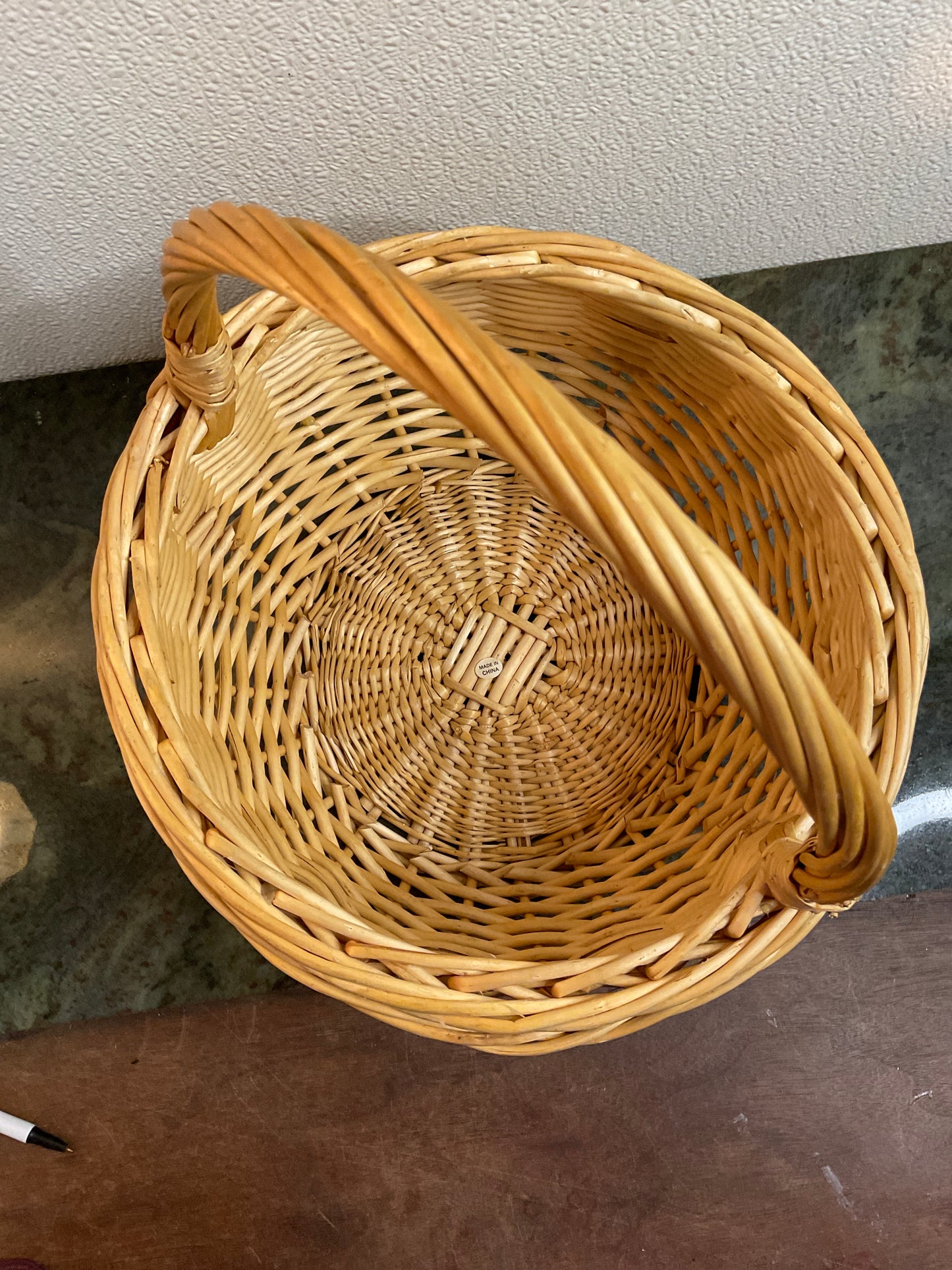 Round Wicker Basket with Handle
