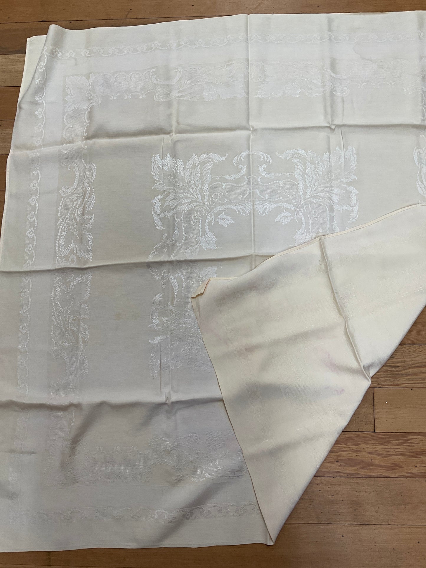 Vintage Linen Damask Table Cloth