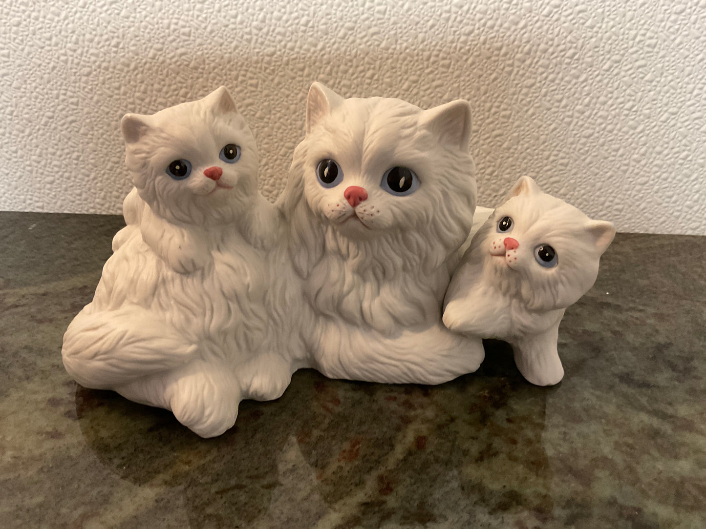 White Ceramic Cat w/2 Kittens