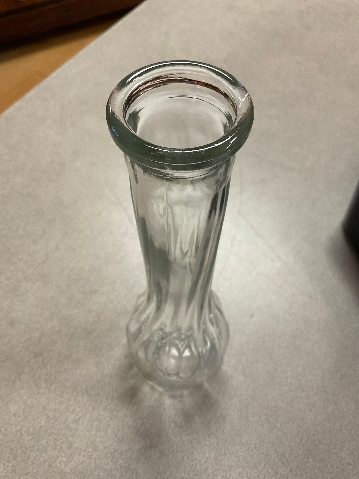 Brody Co Swirl Clear Vase