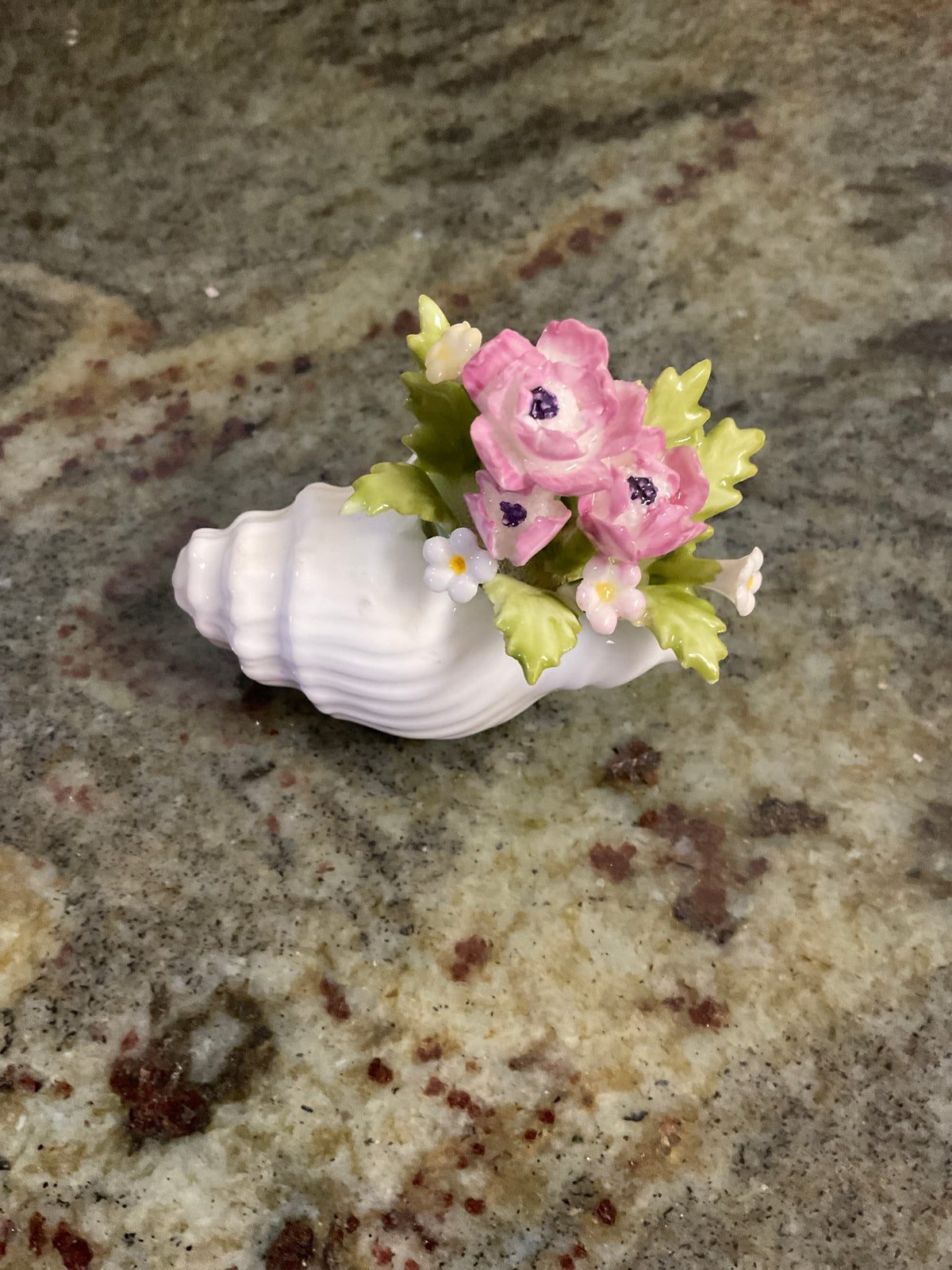 Napoware Bone China Sea Shell Posy Figurine