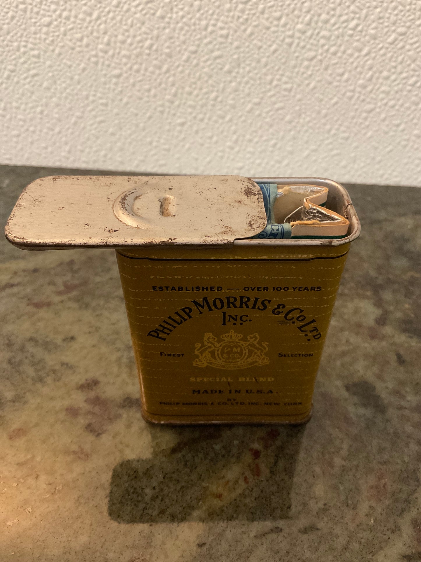 Philip Morris Cigarette Tin