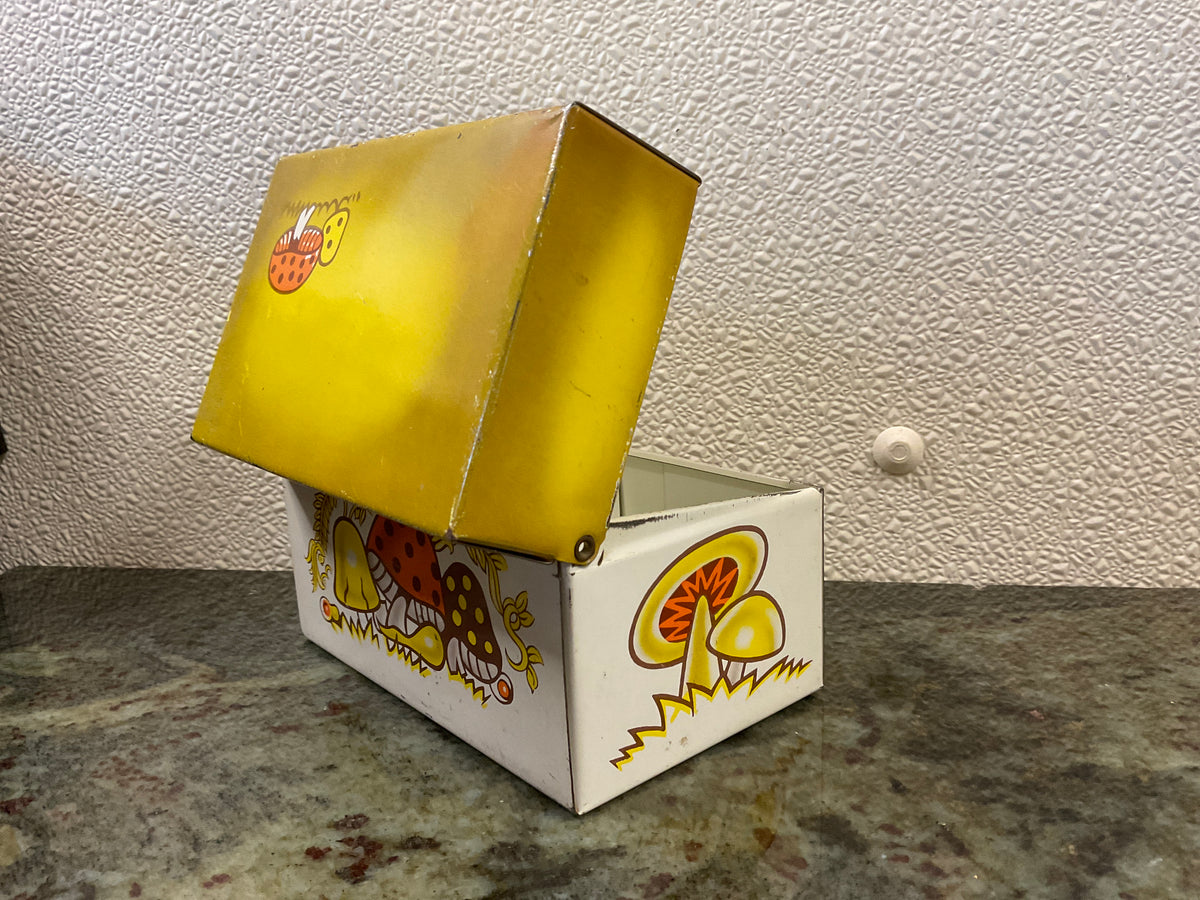 Syndicate Mfg Co 1970’s Metal ‘Merry Mushroom’ Recipe Box