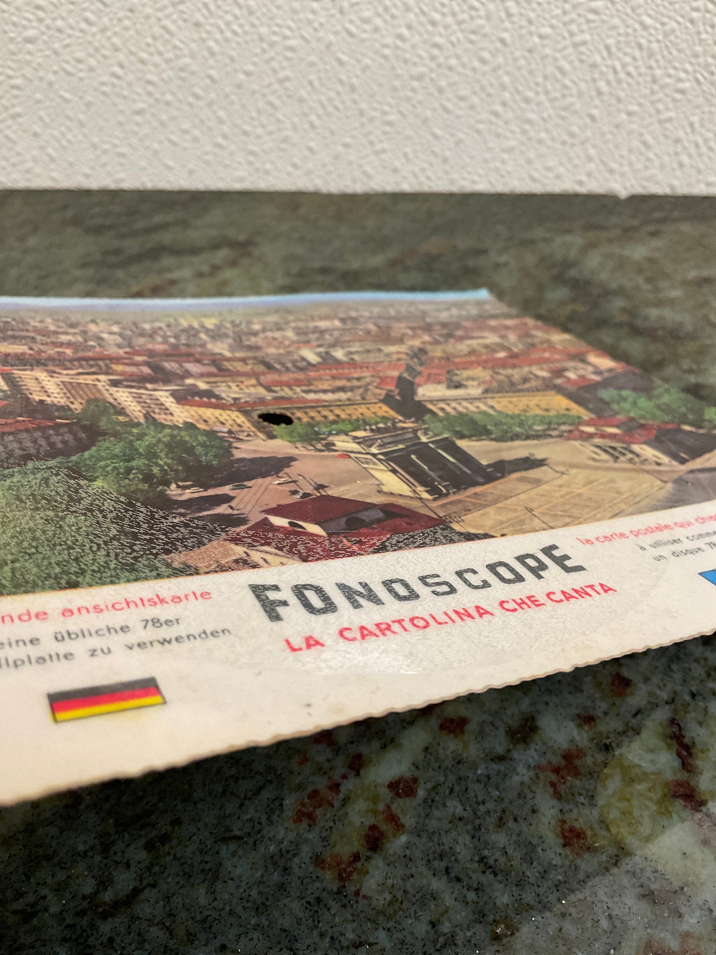The Singing Post Card “Fonoscope”