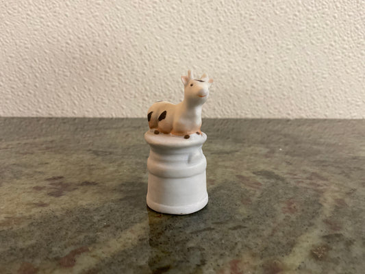 Vintage Enesco Ceramic Cow Thimble