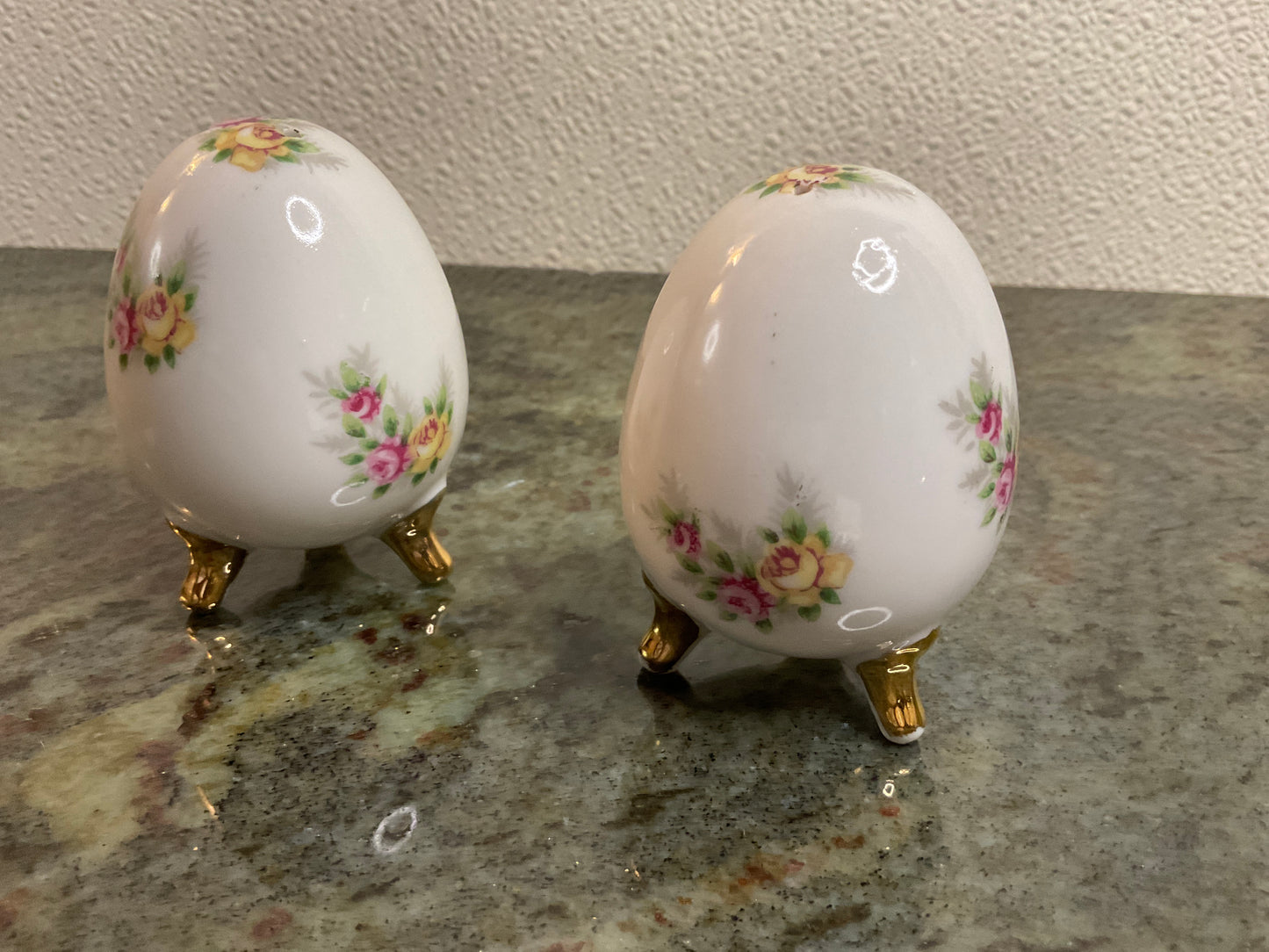 Vtg Enesco Floral S&P Shakers Egg Shaped
