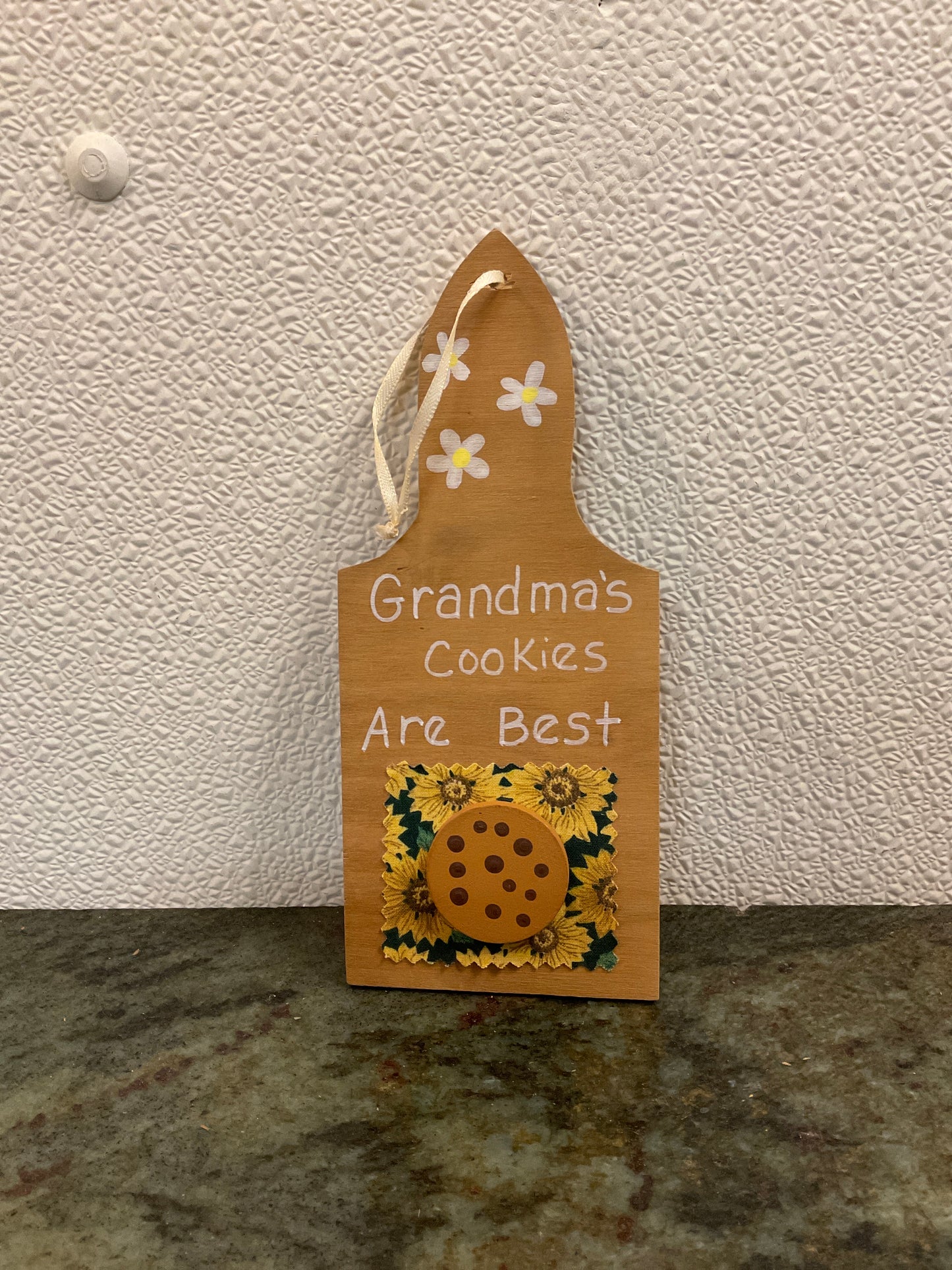 Wooden Decor Sign, “Grandma’s Cookies Are Best