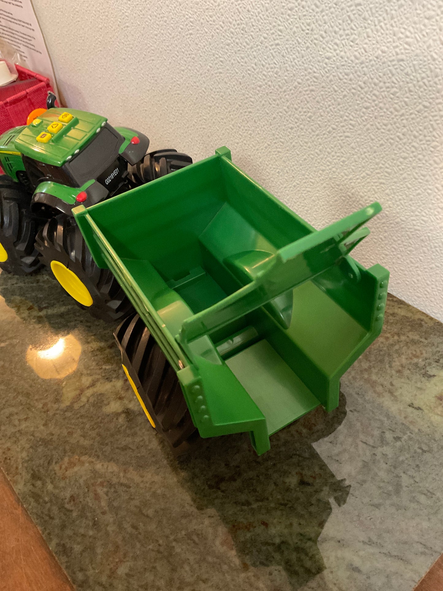 Tony John Deere Treads 8” Tractor/Wagon