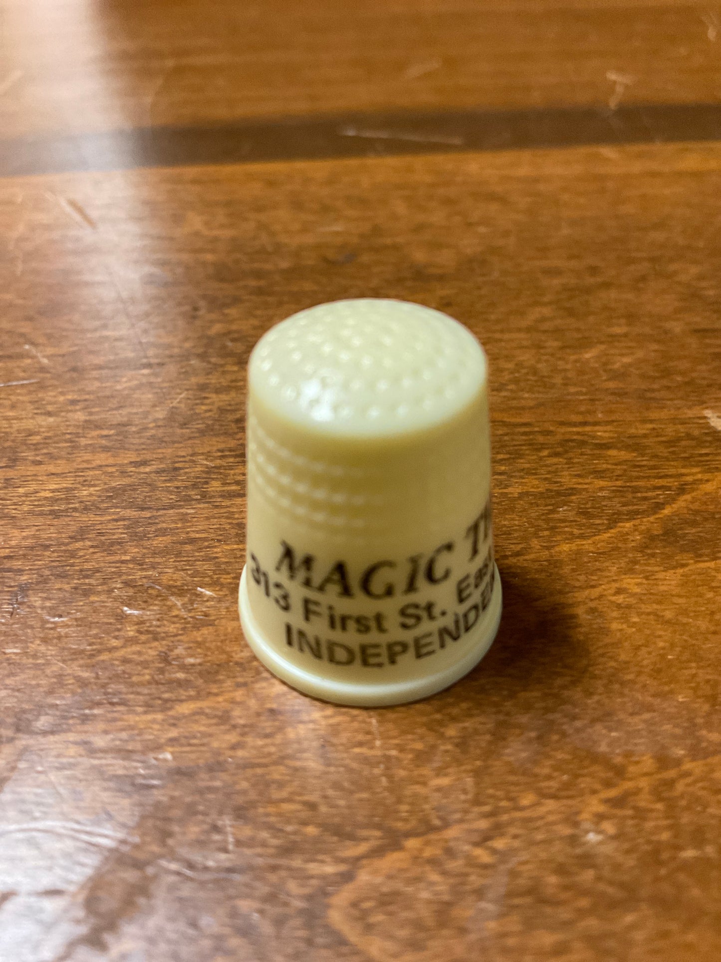 Vtg Plastic Thimble Magic Thimble Indep IA