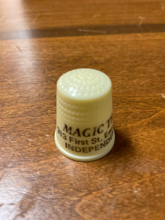 Vtg Plastic Thimble Magic Thimble Indep IA