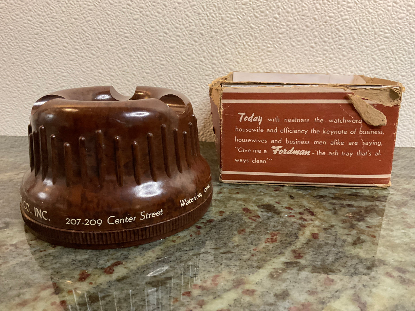 Ford an Odorless Ash Tray with advertising