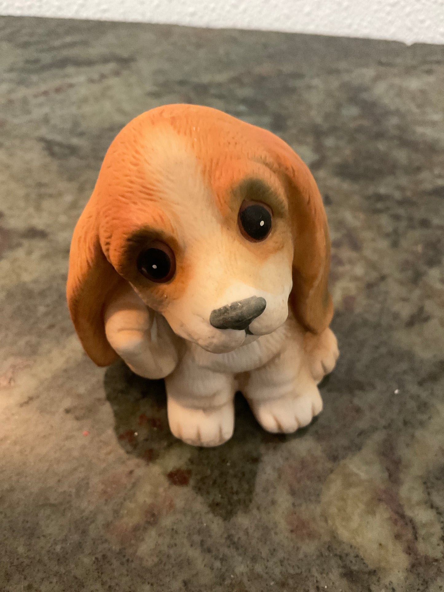 Ceramic Dog Scratching Ear