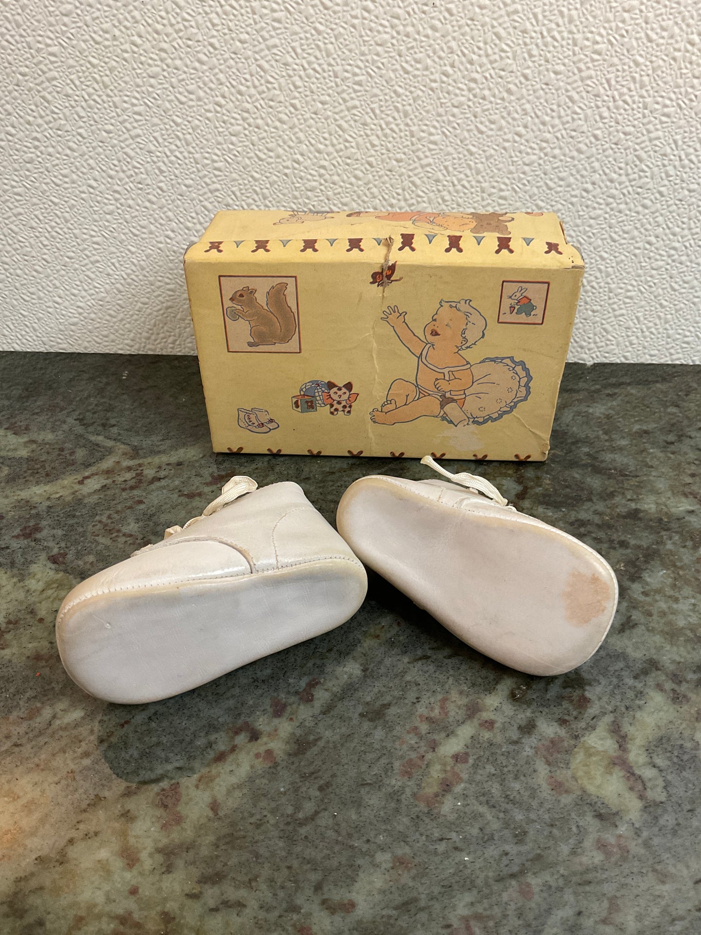 1930’s Buster Brown Baby Shoes with Box