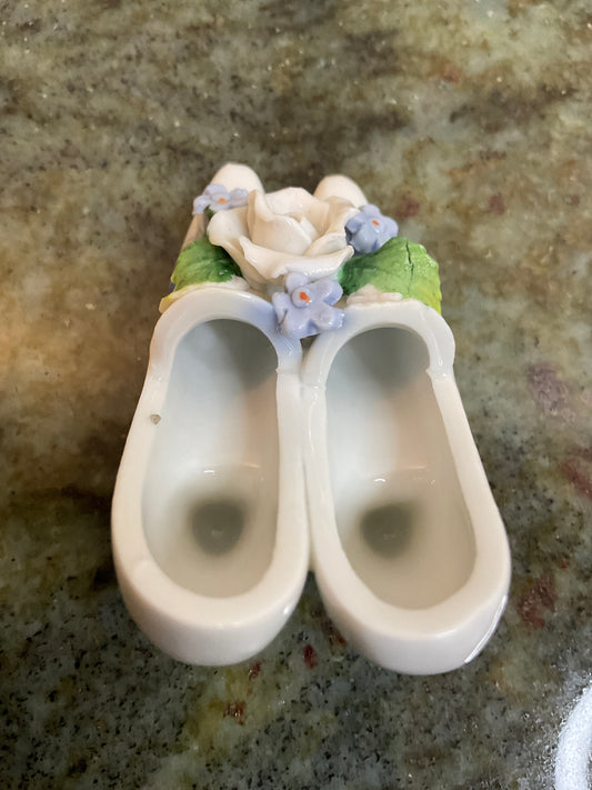 Pr Shoes Figurine