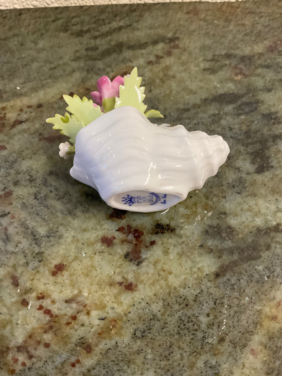 Napoware Bone China Sea Shell Posy Figurine
