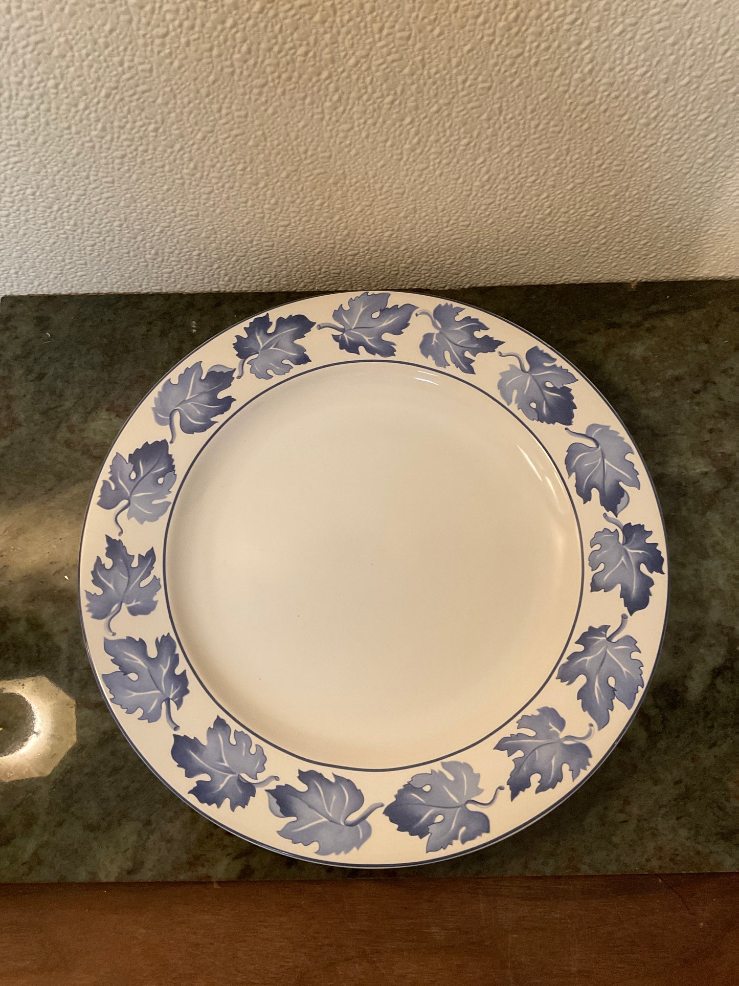 Vintage Classic Traditions Dinner Plate Set Of 4