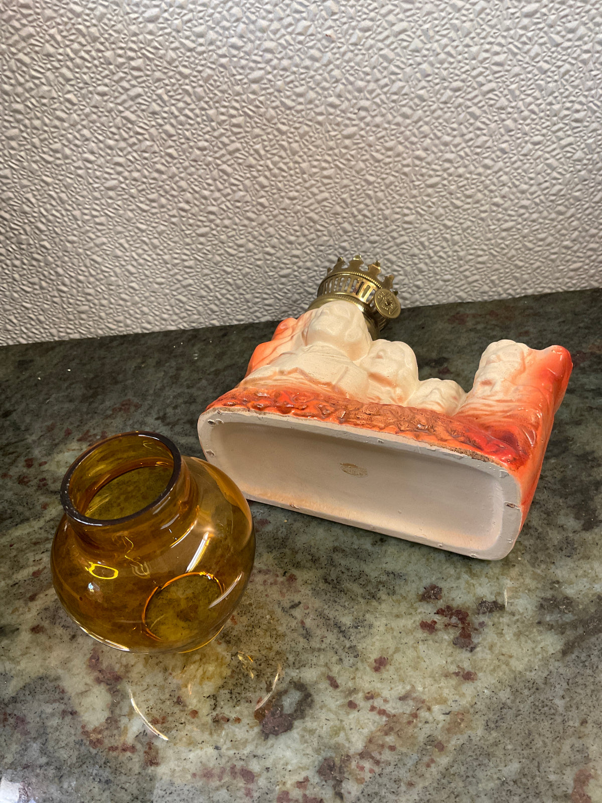 Mount Rushmore Souvenir Oil Lamp