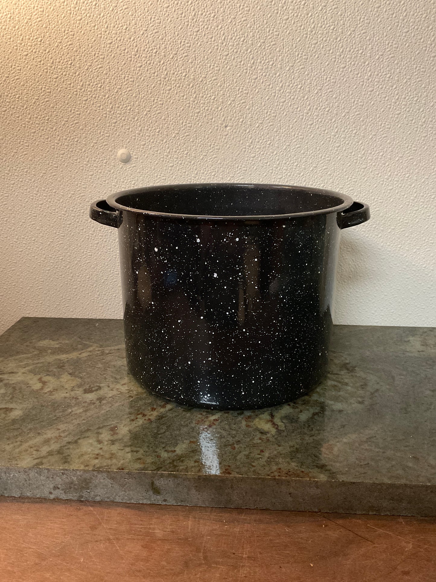 Vintage Graniteware Speckled Stock Pot