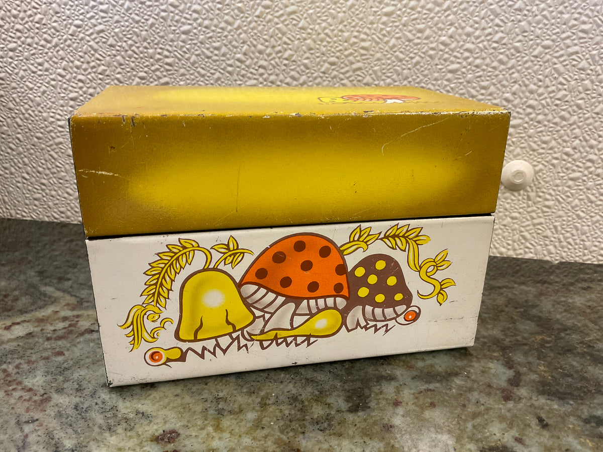 Syndicate Mfg Co 1970’s Metal ‘Merry Mushroom’ Recipe Box