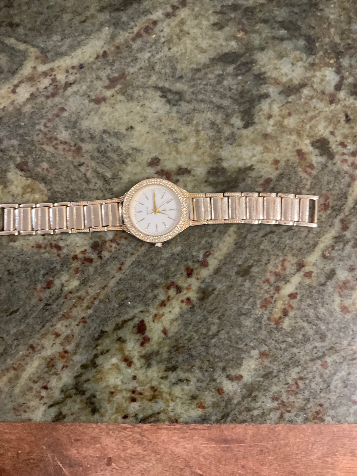 Silver Tone Quartz Watch With Clear Gems