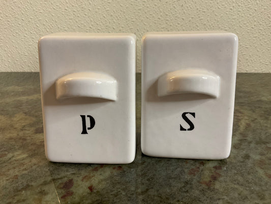 Salt & Pepper MCM Ceramic Set