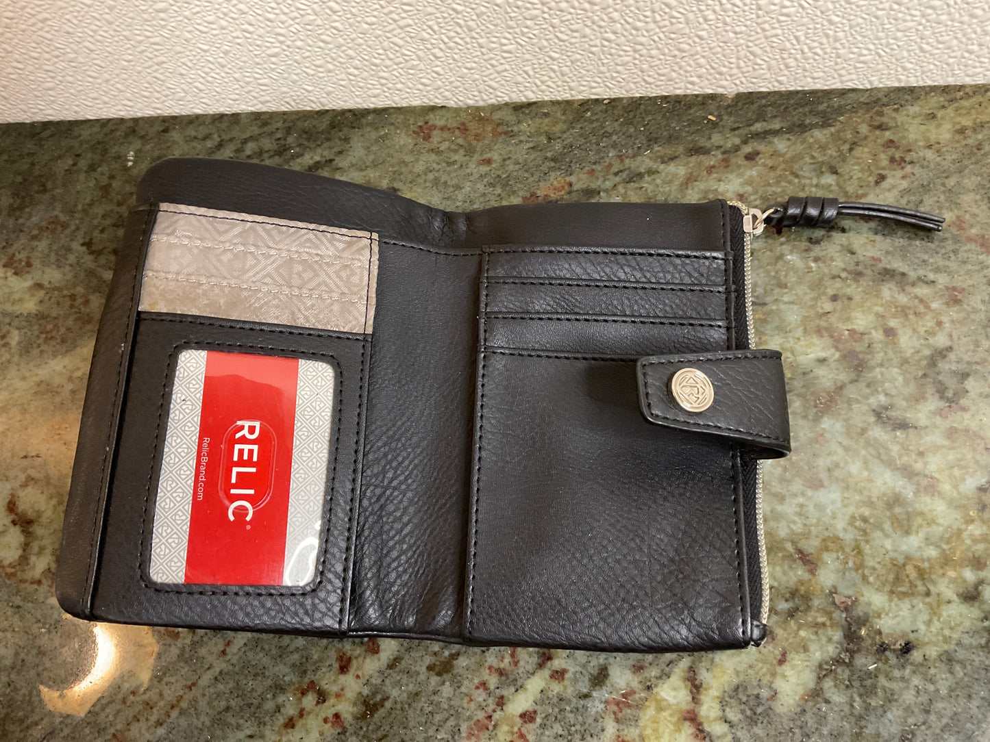 Relic Women’s Wallet with zip coin pocket