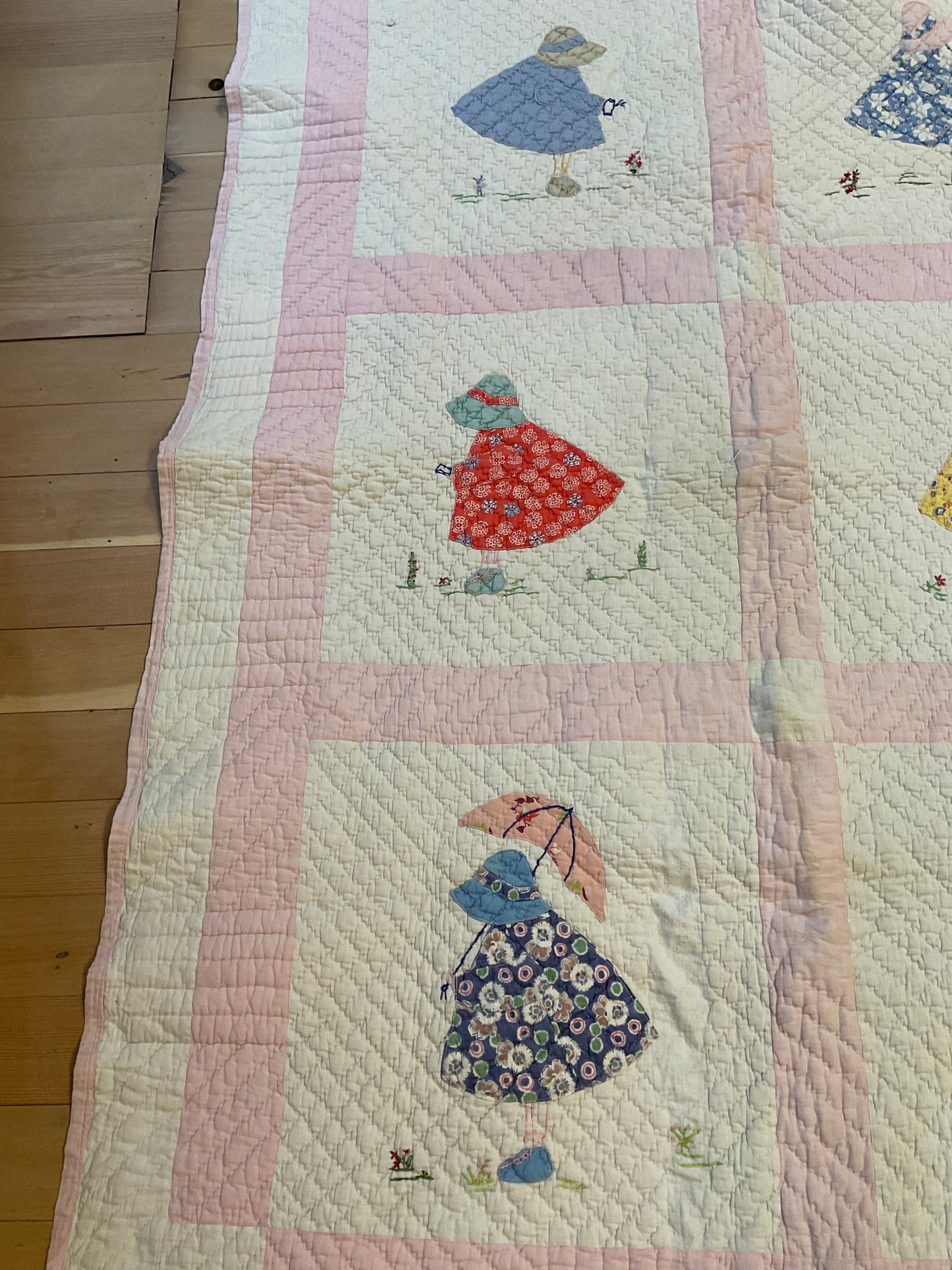 Appliqué Sunbonnet Sue Quilt