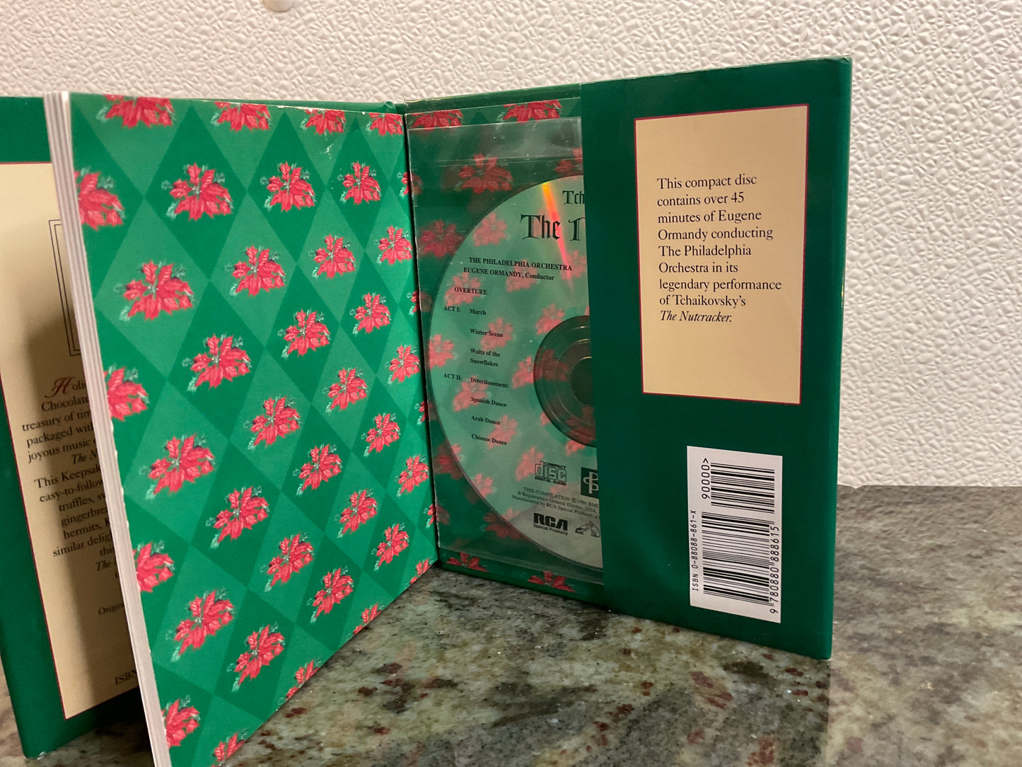 Book ‘Holiday Cookies & Chocolate w/Music’
