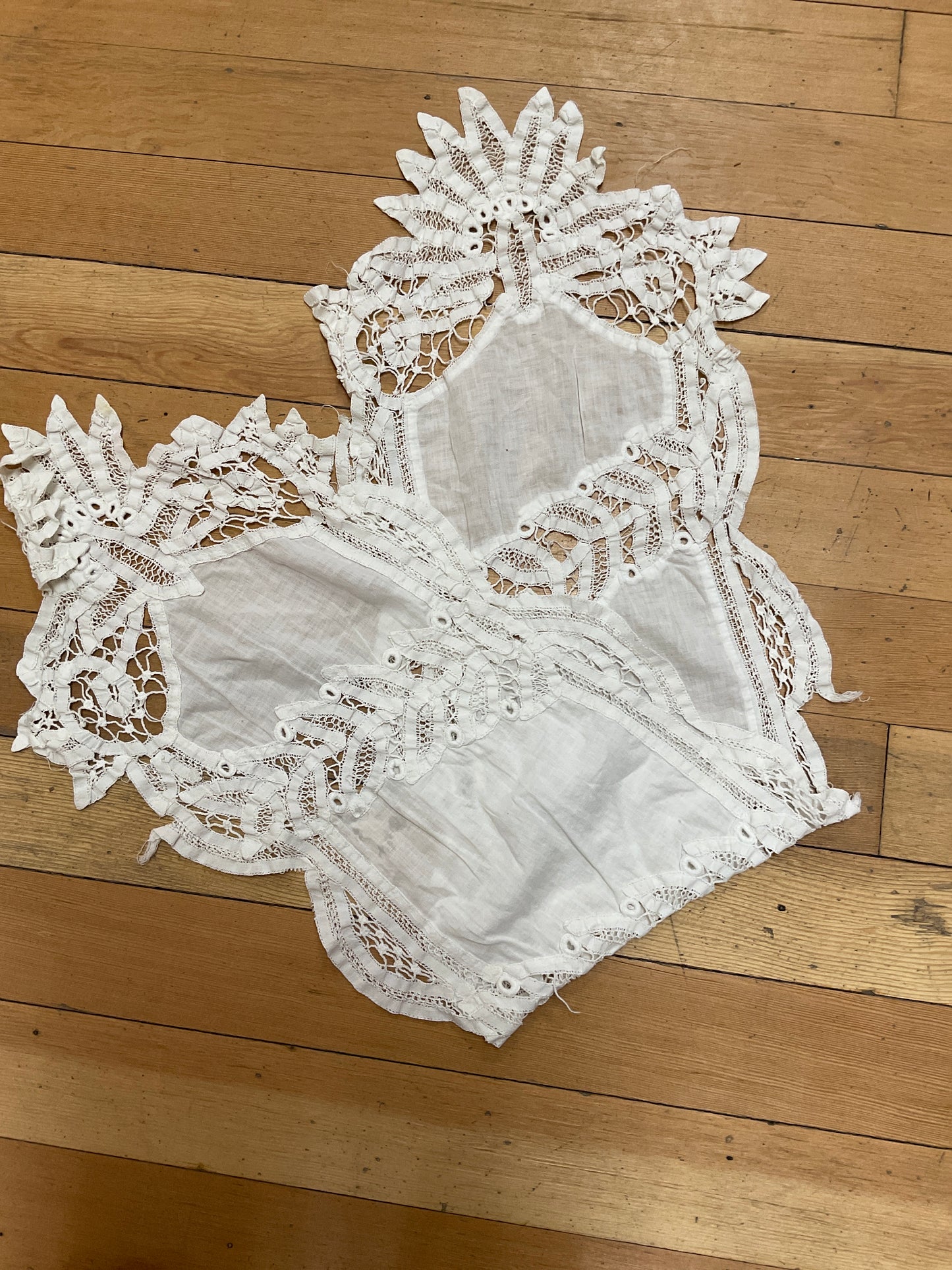 Vintage Doily Table Runner
