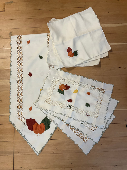 Fall 9pc Table Set