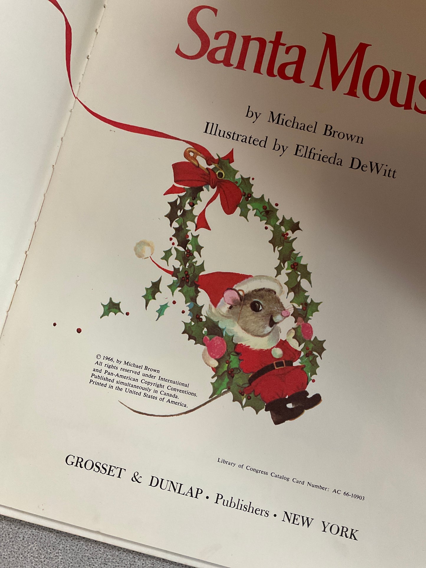 Book Santa Mouse