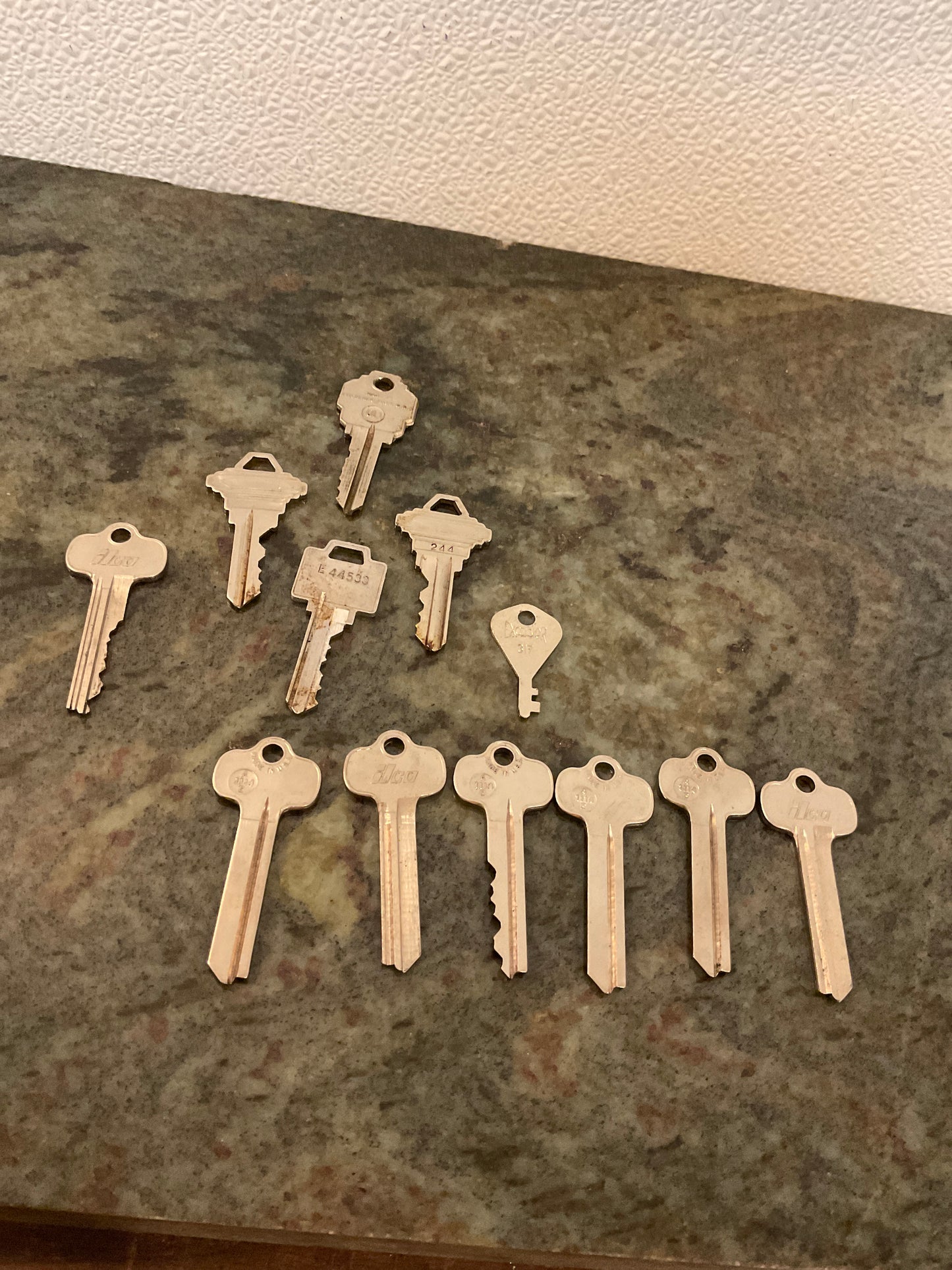 Set of 12 keys