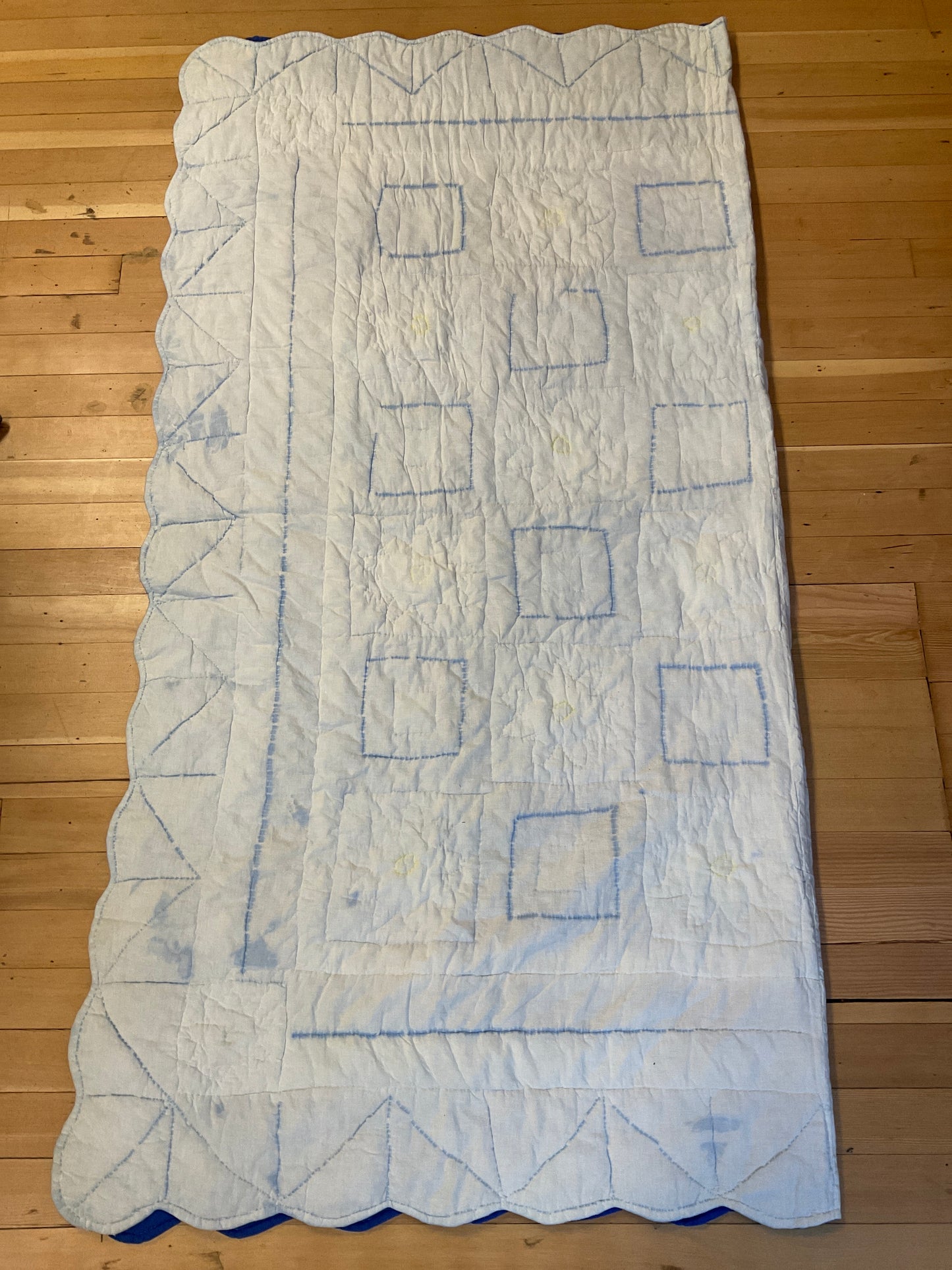 Twin Daisy Blue Quilt
