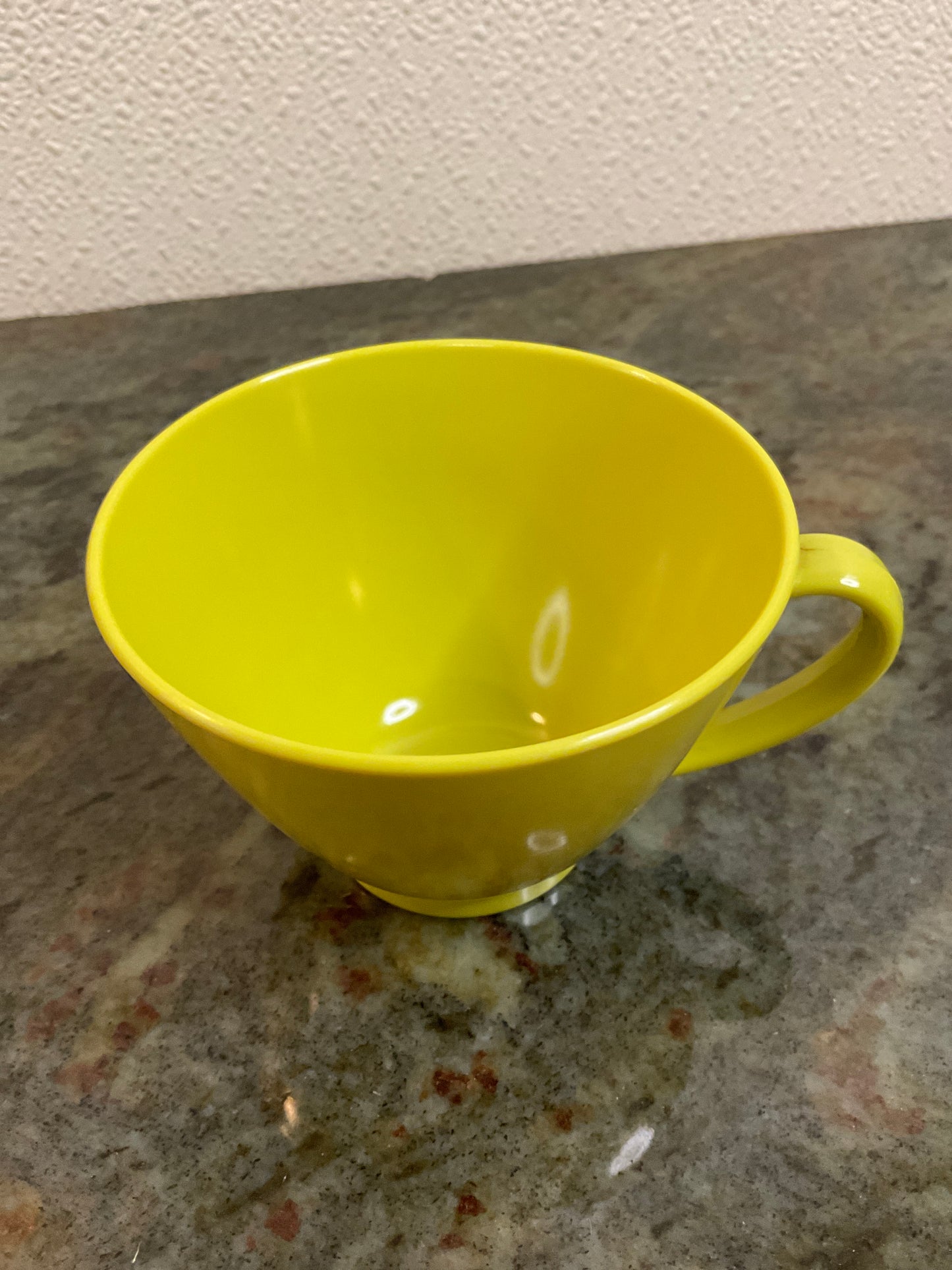 Vintage Avocado/Lime Melamine Cups