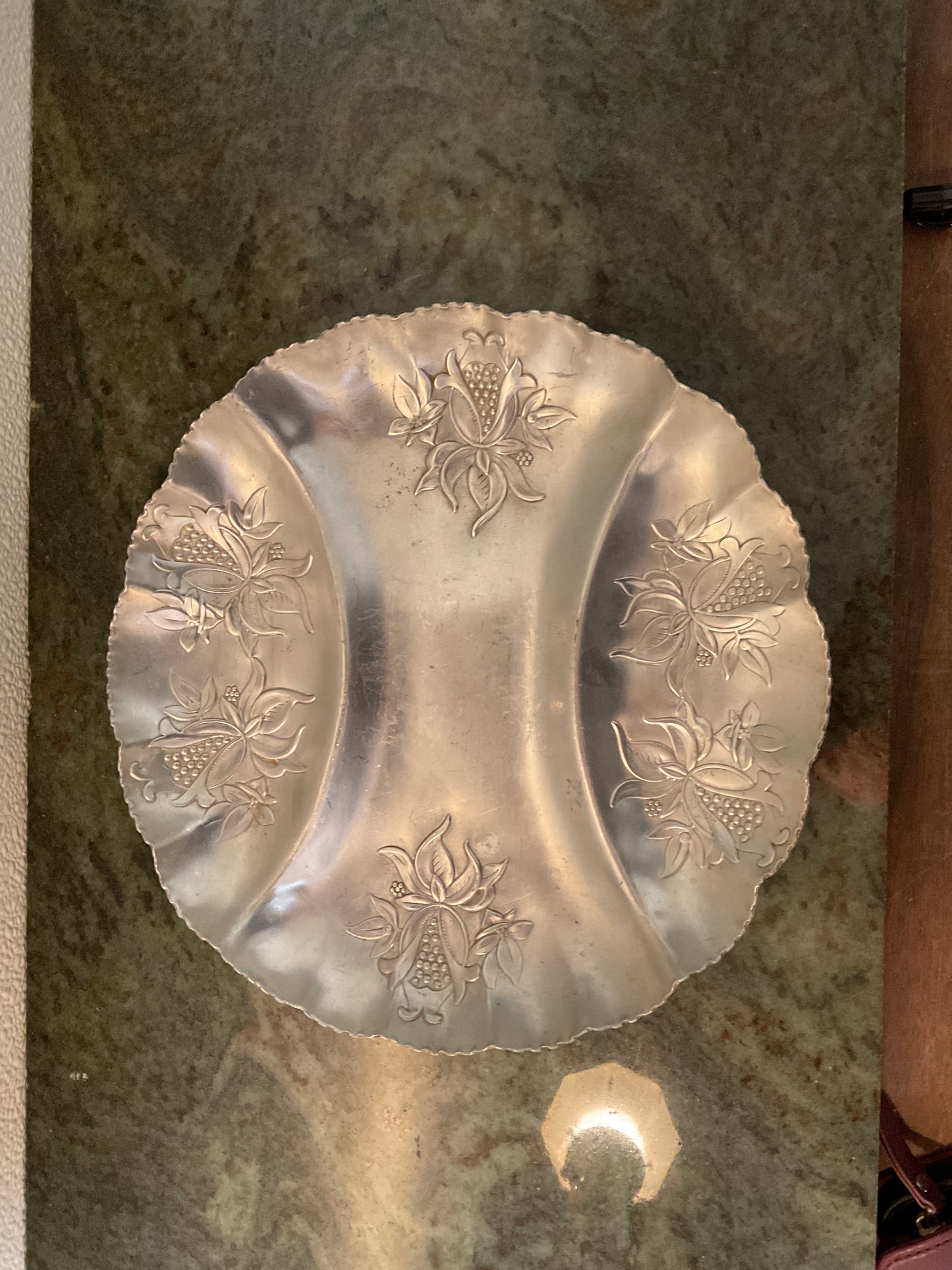 Farber & Schlevin Hammered Aluminum Divided Tulip Tray