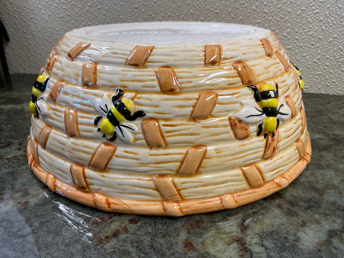 1997 Young’s Beehive Bowl (crack present)